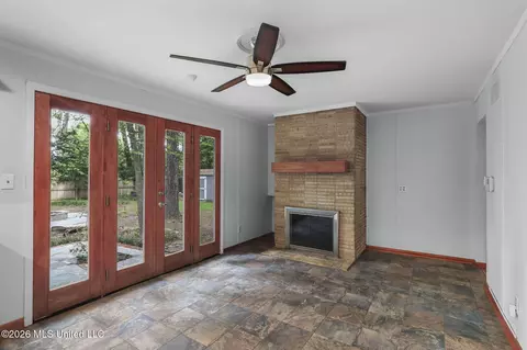 Living - 5445 Pine Lane Dr, Jackson, MS 39201 photo 3 of 5