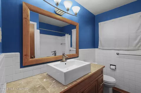 Bath - 5445 Pine Lane Dr, Jackson, MS 39201 photo 1 of 4
