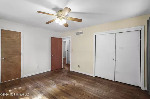 Bedroom - 5445 Pine Lane Dr, Jackson, MS 39201 photo 7 of 9