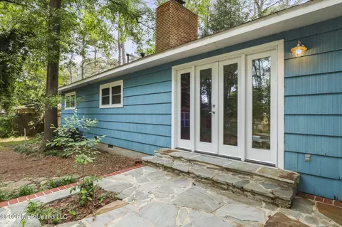 Exterior - 5445 Pine Lane Dr, Jackson, MS 39201 photo 6 of 13