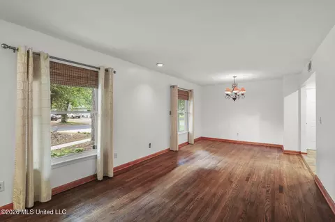 Living - 5445 Pine Lane Dr, Jackson, MS 39201 photo 2 of 5