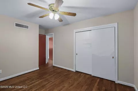 Bedroom - 5445 Pine Lane Dr, Jackson, MS 39201 photo 4 of 9