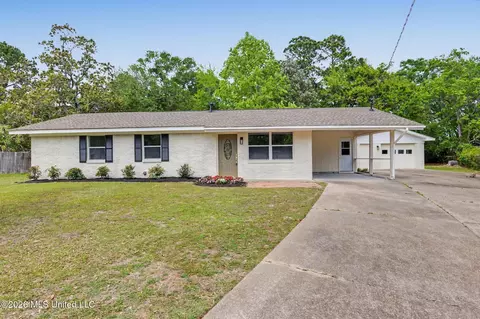 2167 Sherwood Pl, Biloxi, MS 39531