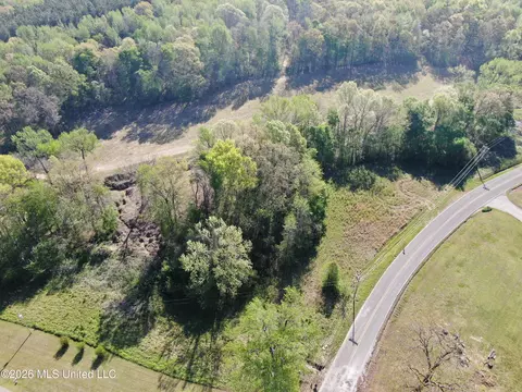 2502 S Slayden Rd, Holly Springs, MS 38635