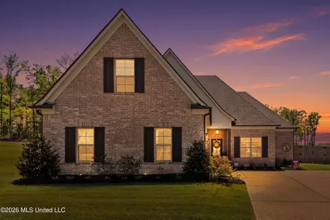 Exterior - 1249 Howell Way, Hernando, MS 38632 photo 2 of 5