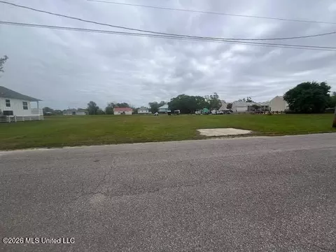 104 Runnels Ave, Long Beach, MS 39560