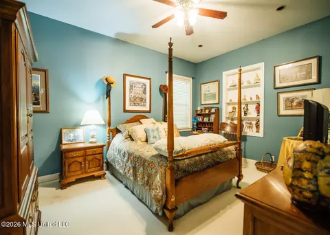 Bedroom - 853 Spring Water Ranch Rd, Brandon, MS 39042 photo 2 of 3