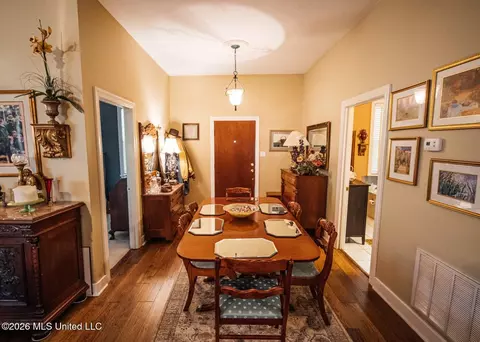 Dining - 853 Spring Water Ranch Rd, Brandon, MS 39042 photo 2 of 2