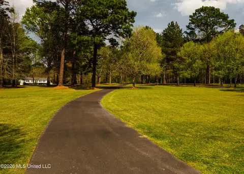 Exterior - 853 Spring Water Ranch Rd, Brandon, MS 39042 photo 1 of 13