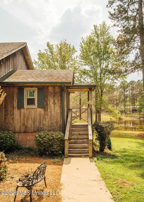 Exterior - 853 Spring Water Ranch Rd, Brandon, MS 39042 photo 11 of 13