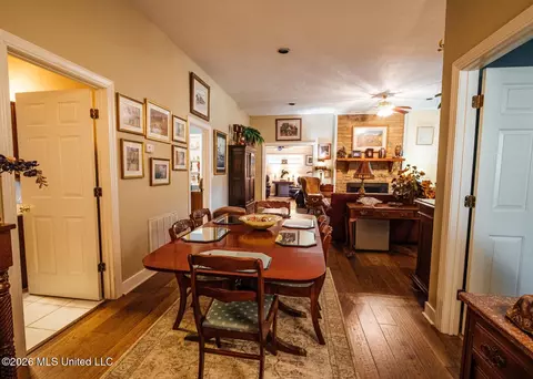 Dining - 853 Spring Water Ranch Rd, Brandon, MS 39042 photo 1 of 2