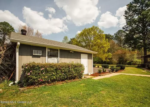Exterior - 853 Spring Water Ranch Rd, Brandon, MS 39042 photo 9 of 13