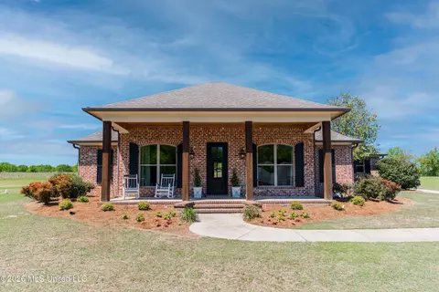 Exterior - 321 Northaven Dr, Jackson, MS 39209 photo 2 of 13