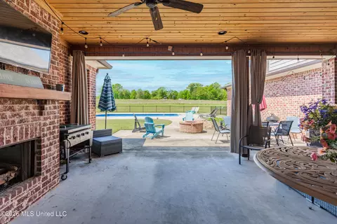 Exterior - 321 Northaven Dr, Jackson, MS 39209 photo 8 of 13