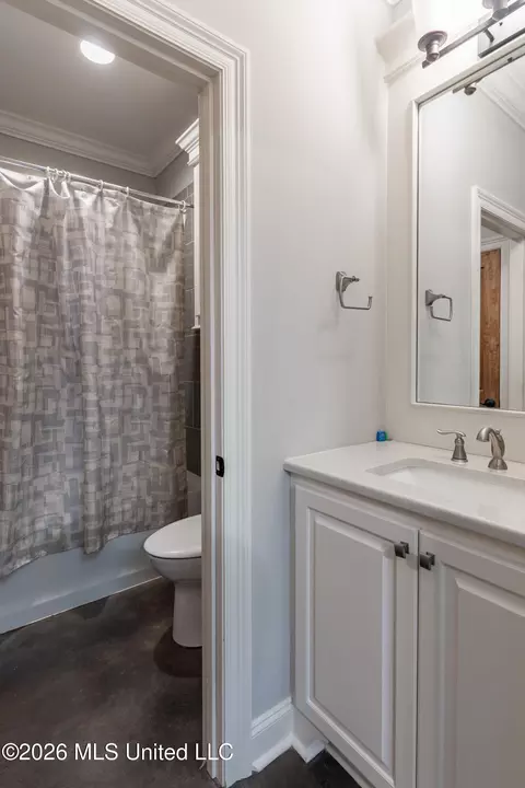 Bath - 321 Northaven Dr, Jackson, MS 39209 photo 6 of 9