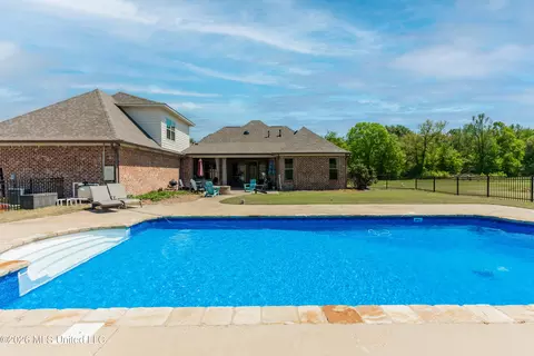 Exterior - 321 Northaven Dr, Jackson, MS 39209 photo 12 of 13