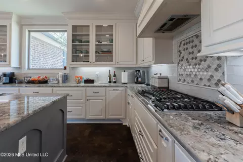Kitchen - 321 Northaven Dr, Jackson, MS 39209 photo 6 of 6