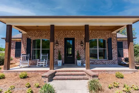Exterior - 321 Northaven Dr, Jackson, MS 39209 photo 6 of 13