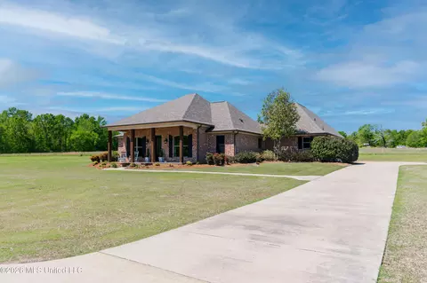 Exterior - 321 Northaven Dr, Jackson, MS 39209 photo 3 of 13
