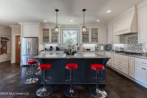 Kitchen - 321 Northaven Dr, Jackson, MS 39209 photo 1 of 6