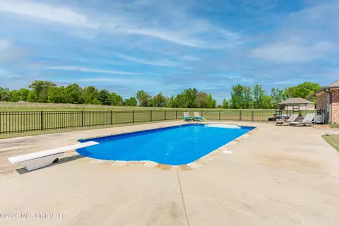 Exterior - 321 Northaven Dr, Jackson, MS 39209 photo 10 of 13