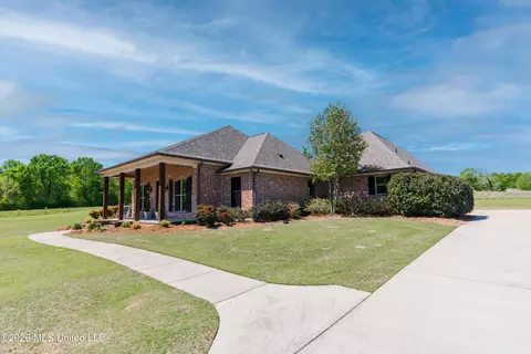 Exterior - 321 Northaven Dr, Jackson, MS 39209 photo 4 of 13