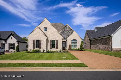 1716 Lia Ln, Southaven, MS 38672