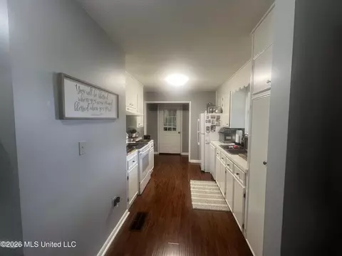 Entry Way - 251 Copperhead Rd, Carthage, MS 39051 photo 4 of 4