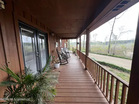 Exterior - 251 Copperhead Rd, Carthage, MS 39051 photo 2 of 10