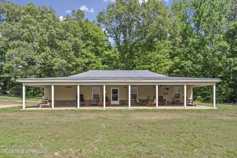 Exterior - 8511 E Airport Rd, Hernando, MS 38632 photo 1 of 5