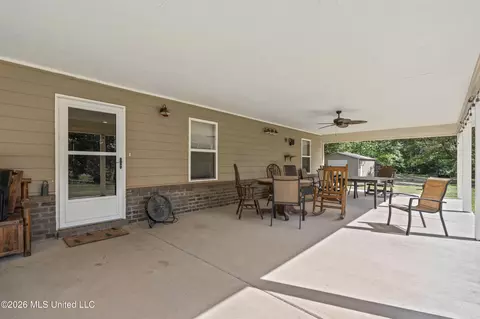 Exterior - 8511 E Airport Rd, Hernando, MS 38632 photo 4 of 5