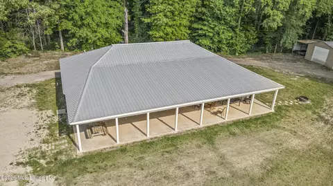 Exterior - 8511 E Airport Rd, Hernando, MS 38632 photo 5 of 5