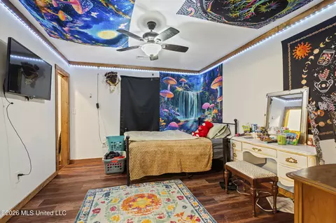 Bedroom - 8511 E Airport Rd, Hernando, MS 38632 photo 3 of 4