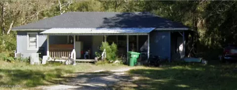 5501 Wildwood Rd, Moss Point, MS 39562