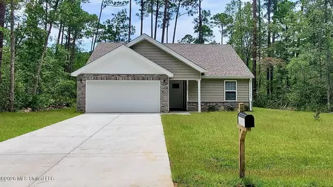 629 Oak St, Ocean Springs, MS 39564