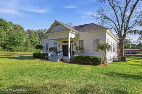 Exterior - 321 Raymond St, Terry, MS 39170 photo 4 of 7