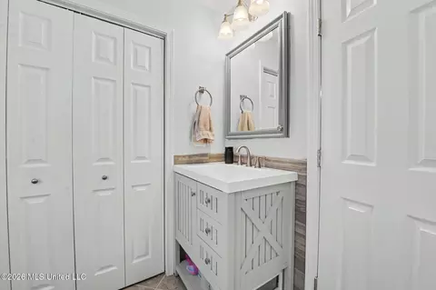 Bath - 172 Jacqueline Dr, Slidell, LA 70458 photo 1 of 6