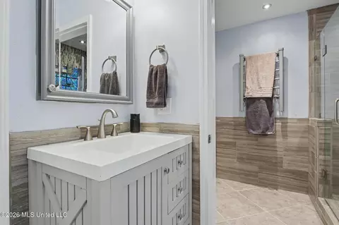 Bath - 172 Jacqueline Dr, Slidell, LA 70458 photo 2 of 6