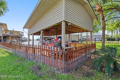 Exterior - 172 Jacqueline Dr, Slidell, LA 70458 photo 4 of 4
