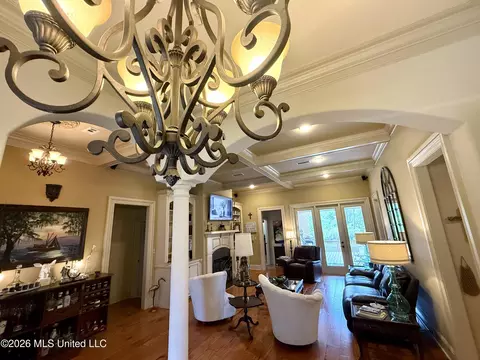 Living - 717 Clover Pl, Biloxi, MS 39532 photo 6 of 8