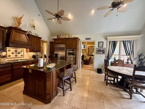Kitchen - 717 Clover Pl, Biloxi, MS 39532 photo 5 of 14