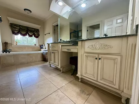 Bath - 717 Clover Pl, Biloxi, MS 39532 photo 1 of 11