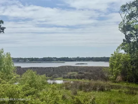 View/Area - 717 Clover Pl, Biloxi, MS 39532 photo 1 of 4