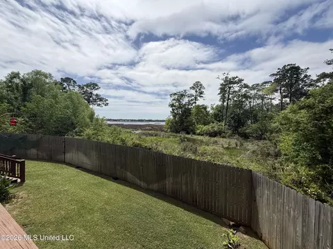View/Area - 717 Clover Pl, Biloxi, MS 39532 photo 2 of 4