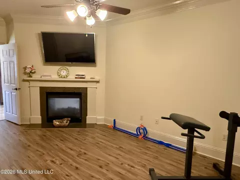 Living - 717 Clover Pl, Biloxi, MS 39532 photo 8 of 8
