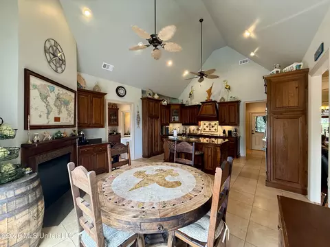 Dining - 717 Clover Pl, Biloxi, MS 39532 photo 1 of 1
