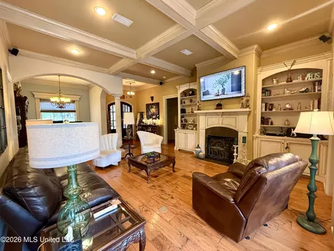 Living - 717 Clover Pl, Biloxi, MS 39532 photo 3 of 8