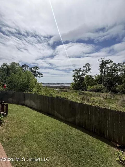 View/Area - 717 Clover Pl, Biloxi, MS 39532 photo 3 of 4