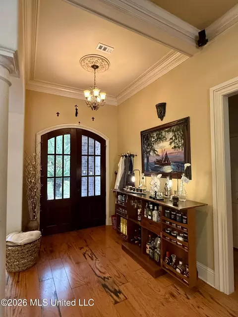 Entry Way - 717 Clover Pl, Biloxi, MS 39532 photo 2 of 3