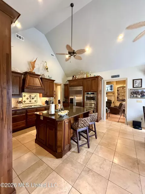 Kitchen - 717 Clover Pl, Biloxi, MS 39532 photo 11 of 14